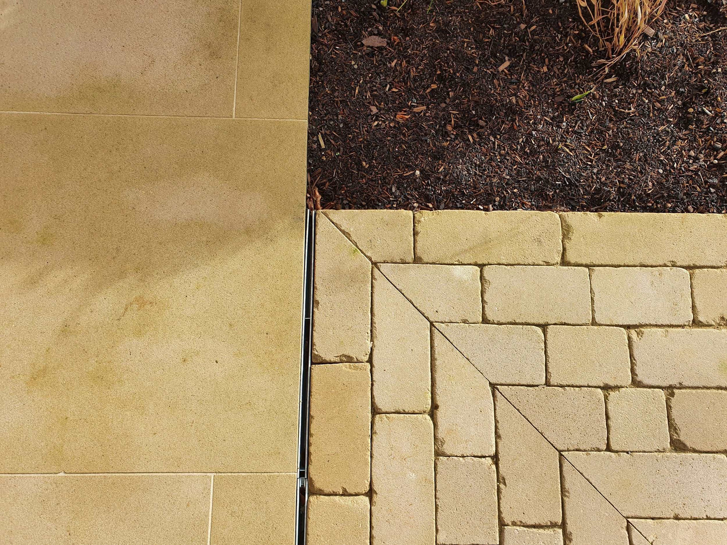 LANGLEY SANDSTONE PAVIORS - Etched