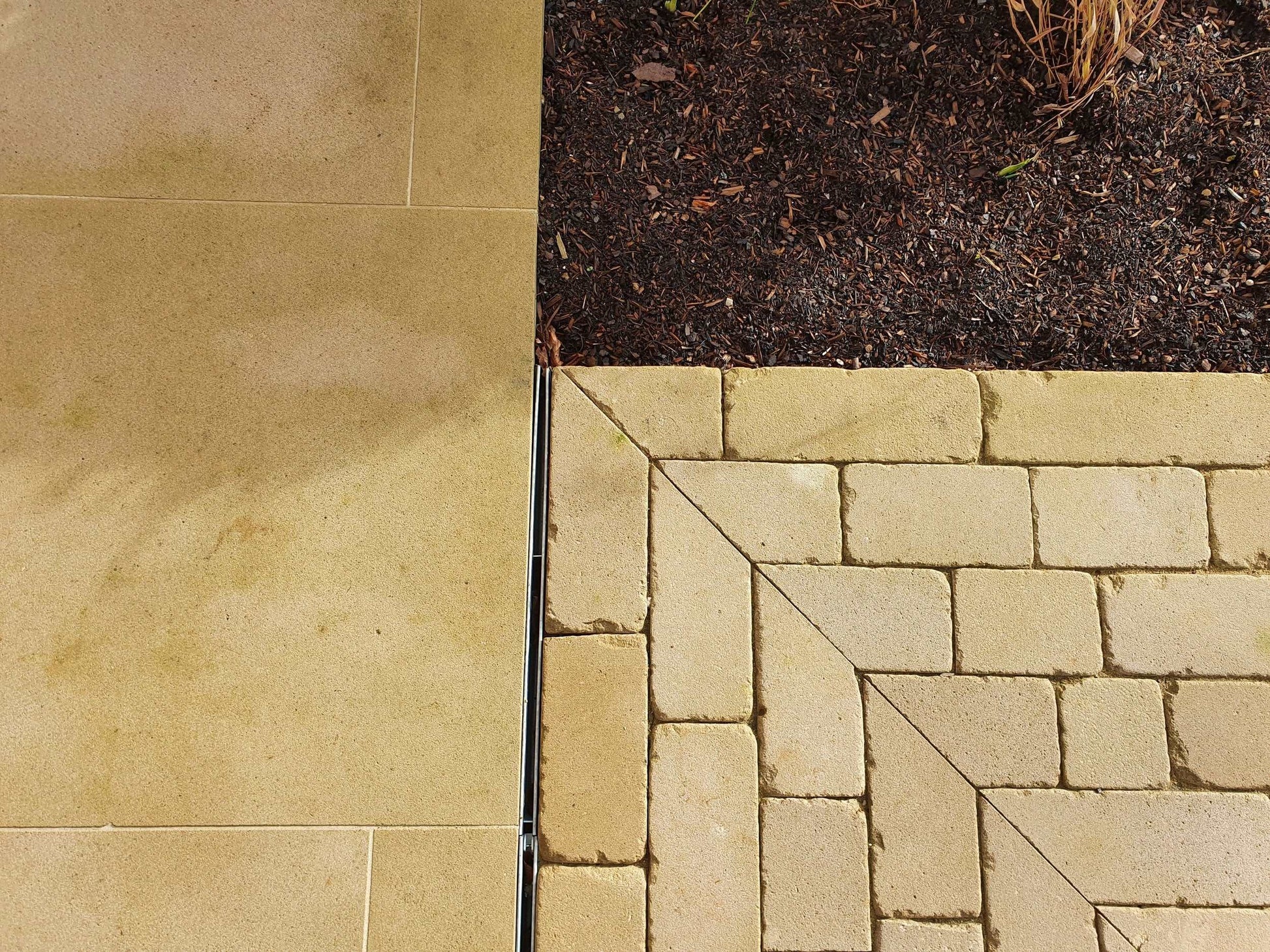 LANGLEY SANDSTONE PAVIORS - Etched