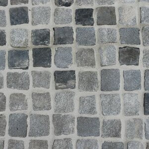 GRANITE COBBLES - 100 x 100mm reclaimed
