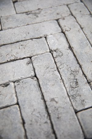 AMBERGATE LIMESTONE PAVIORS - Etched