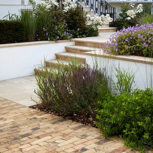 DENHOLME COURTYARD COBBLES - 100mm x random lengths