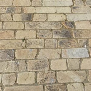 DENHOLME COURTYARD COBBLES - 100mm x random lengths