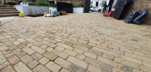 DENHOLME COURTYARD COBBLES - 100mm x random lengths