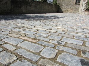 KEDLESTON RUSTIC COBBLES - 100 to 150mm by random lengths