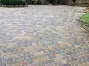 MIDDLETON WEATHERED SANDSTONE COBBLES - 100mm by random lengths