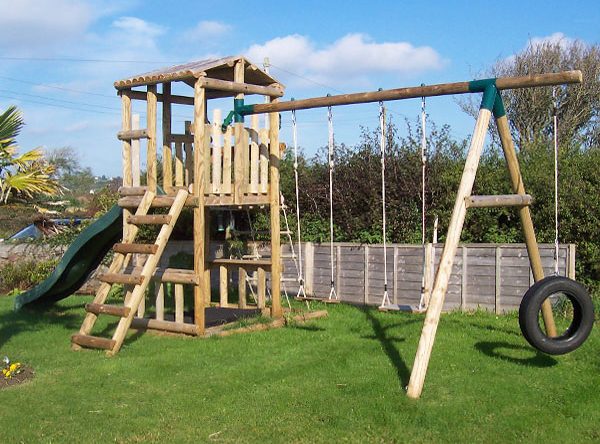 UPPINGHAM PLAY EQUIPMENT