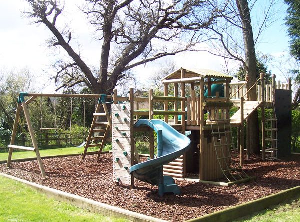 STRETTON PLAY EQUIPMENT