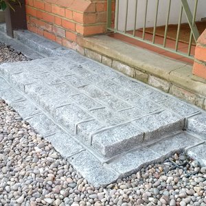 PEARL GREY GRANITE SETTS - 200 x 100mm