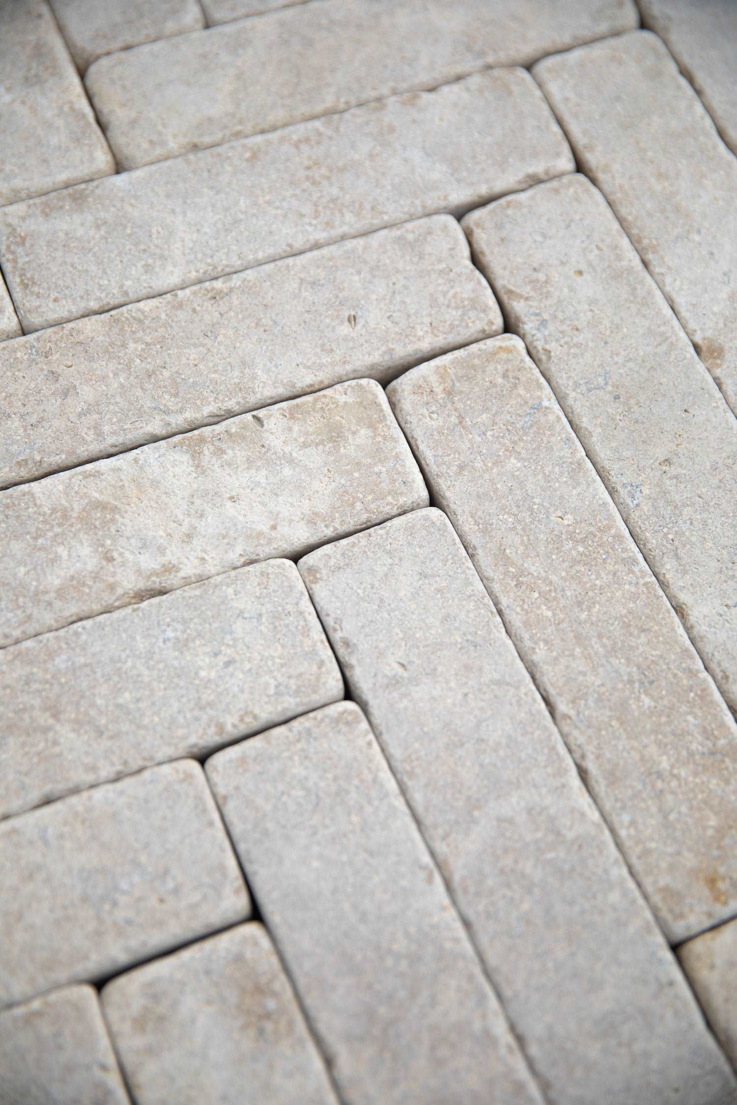 YELVERTON BEIGE PAVIORS - Etched