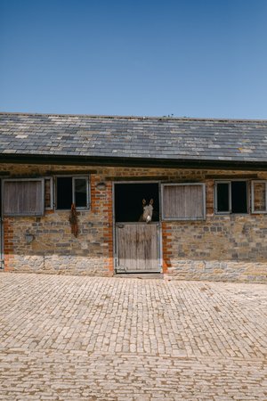 DERWENT COURTYARD COBBLES - 100mm by random lengths