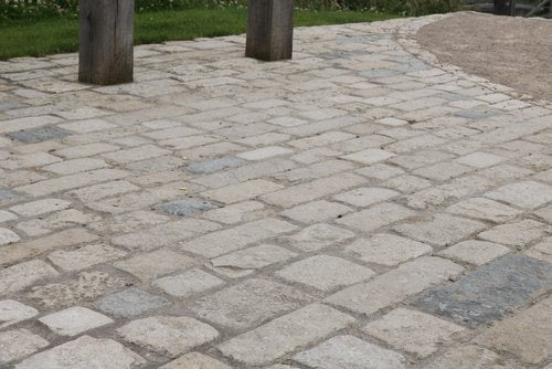 DERWENT COURTYARD COBBLES - 100mm by random lengths