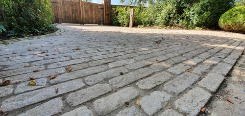 DERWENT COURTYARD COBBLES - 100mm by random lengths