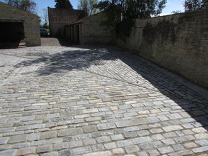 KEDLESTON RUSTIC COBBLES - 100 to 150mm by random lengths