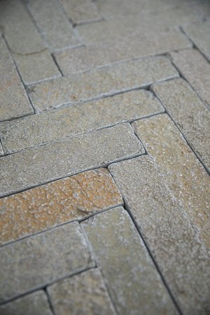 RIDGEWAY LIMESTONE PAVIORS - Weathered